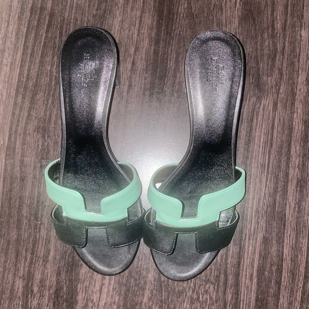HERMÈS Signature H Black and “Tiffany” Green Sandals